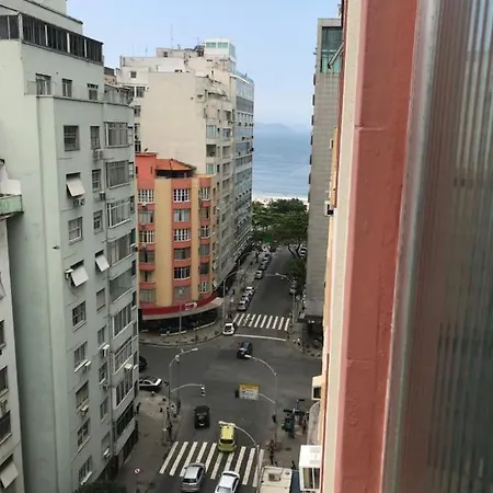 Copacabana, Qto E Sala. Vista Lateral Para O Mar
